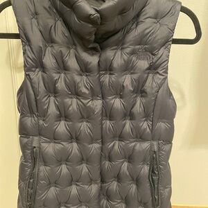 The North Face Women's Hallowdown Quilted Black Vest